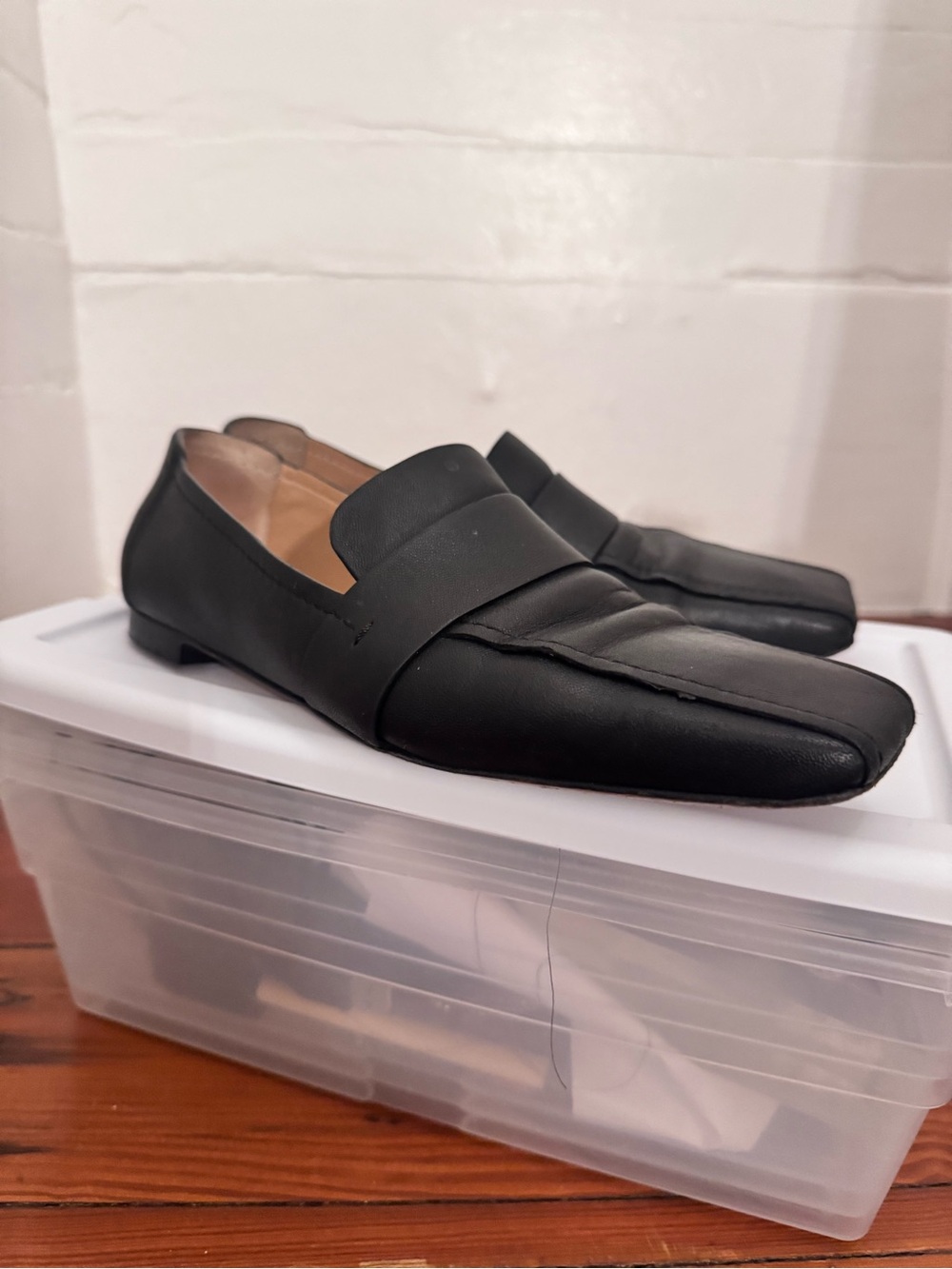 Mansur Garivel women’s black leather loafer slip on size 38